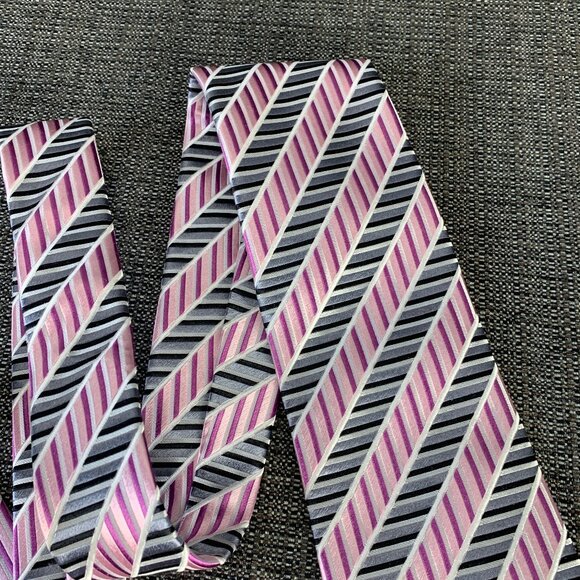 KENNETH ROBERTS Platinum Pink Black Necktie - silk designer geometric striped - Picture 4 of 9